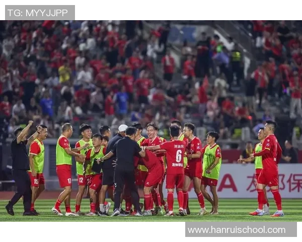 重庆足球队与广州足球队耐力对决赛后分析与总结 重庆足球队与广州足球队耐力对决赛后分析与总结