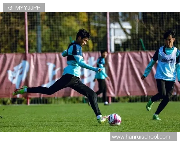 重庆足球队在全国耐力排行榜中荣登第七名展现出强劲实力与潜力 重庆足球队在全国耐力排行榜中荣登第七名展现出强劲实力与潜力