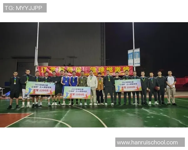 武汉篮球队展现出色团队协作能力助力联赛表现提升